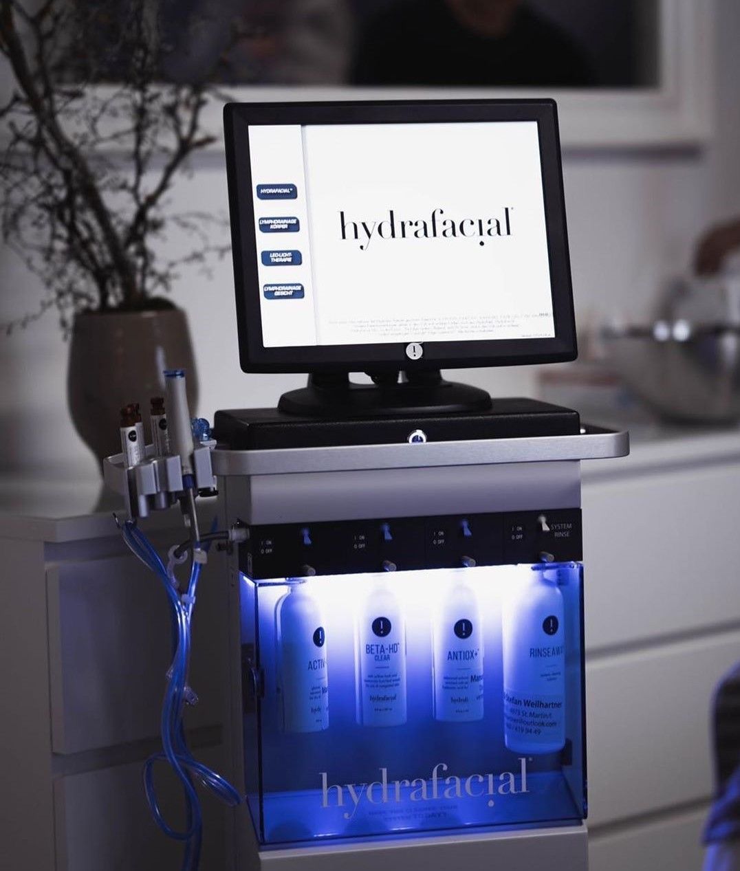 Signature Hydrafacial